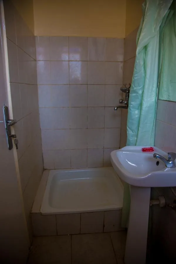 Shumuk Hotel And Apartments كامبالا